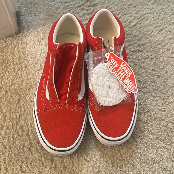Vans Old Skool Shoes - Picture 2 of 3